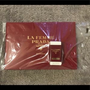 Prada La Femme Cosmetic Case plus Prada Intense